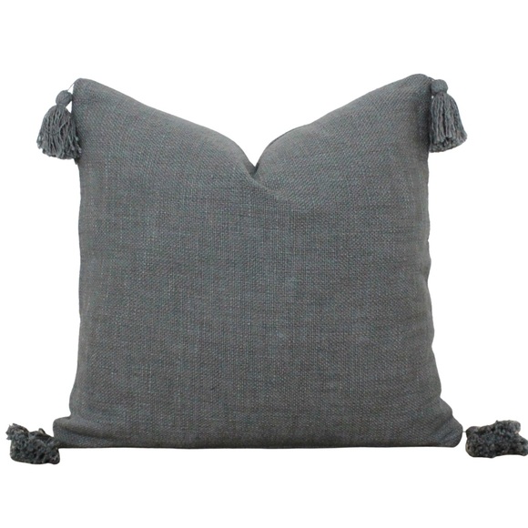 NWT 20x20 stone washed hand woven 100% cotton slate grey pillow cover tassels - Picture 1 of 4